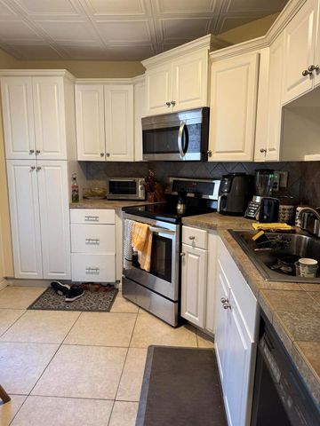 7 N Greenway Vlg Village N 107, Royal Palm Beach, FL 33411