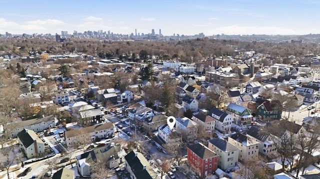 29-31 Edward T Sullivan Rd 2, Cambridge, MA 02138