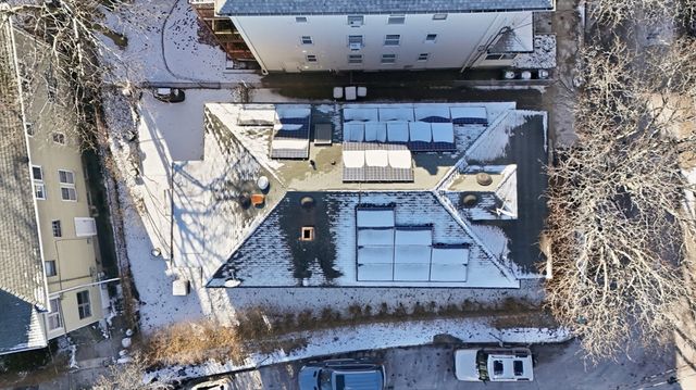 29-31 Edward T Sullivan Rd 2, Cambridge, MA 02138