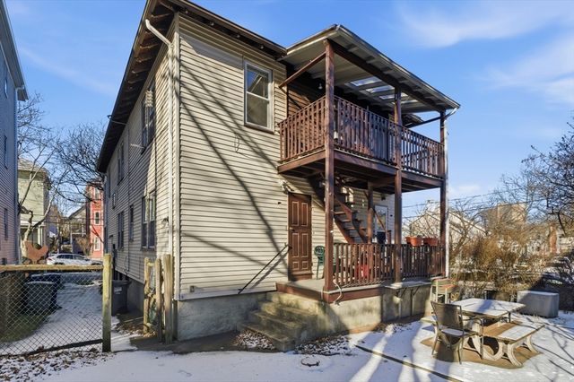 29-31 Edward T Sullivan Rd 2, Cambridge, MA 02138