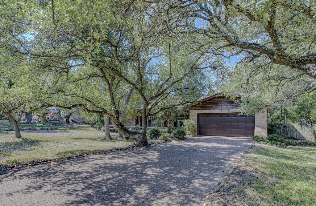 8205 Cliffview DR, Austin, TX 78759