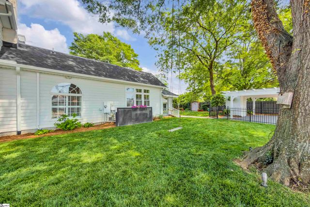 109 W Curtis Street, Simpsonville, SC 29681