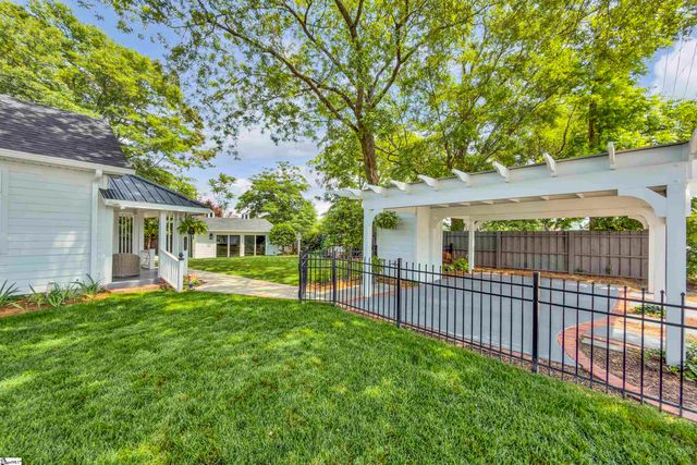 109 W Curtis Street, Simpsonville, SC 29681