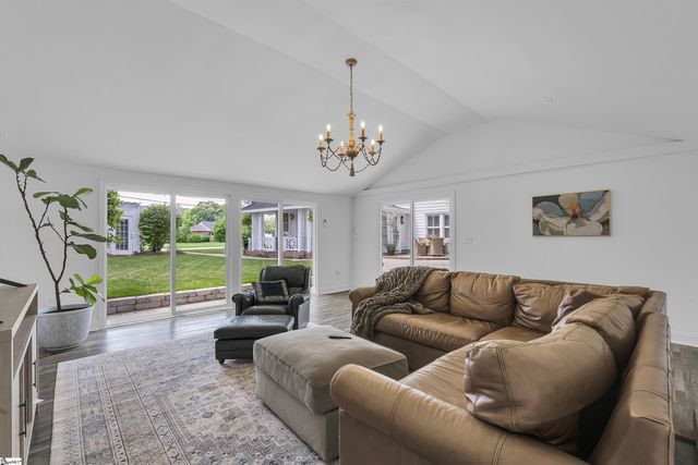 109 W Curtis Street, Simpsonville, SC 29681