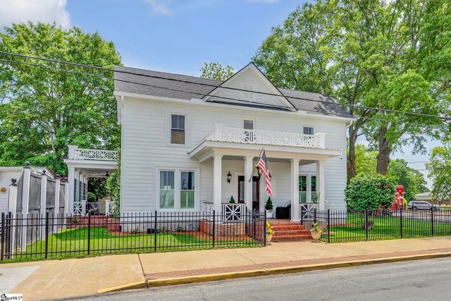 109 W Curtis Street, Simpsonville, SC 29681