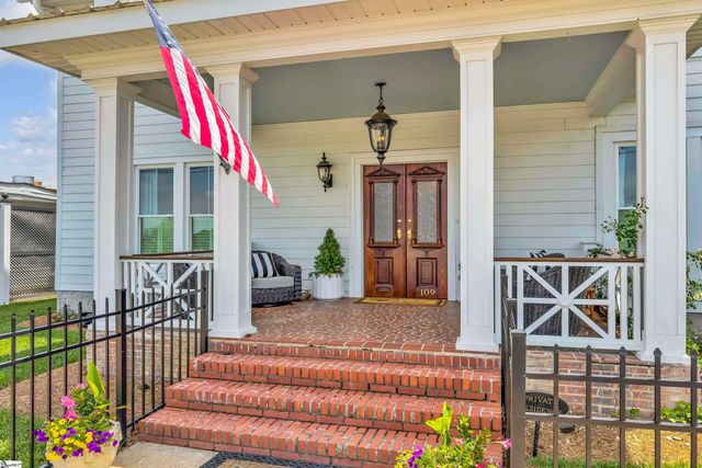 109 W Curtis Street, Simpsonville, SC 29681
