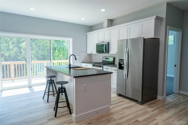 26015 E HURON RIVER Drive, Flat Rock, MI 48134