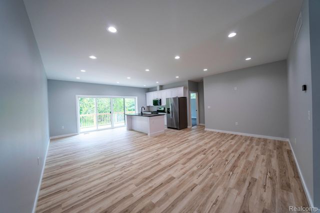 26015 E HURON RIVER Drive, Flat Rock, MI 48134