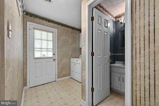 109 ROCKBRIDGE RD, Stephens City, VA 22655