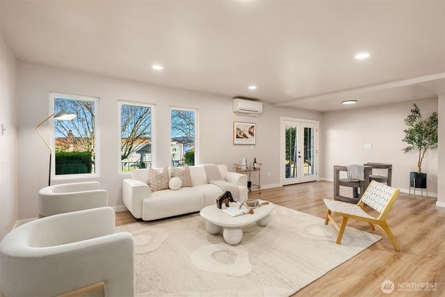 9277 Spear Place S, Seattle, WA 98118