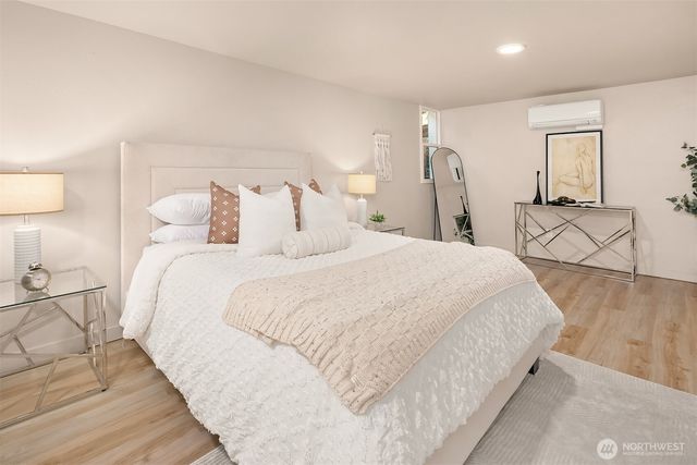 9277 Spear Place S, Seattle, WA 98118