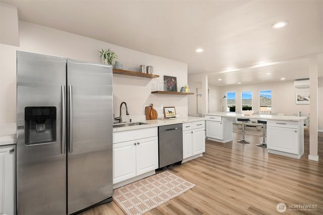 9277 Spear Place S, Seattle, WA 98118