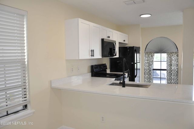 2074 S 2ND Street, Jacksonville Beach, FL 32250