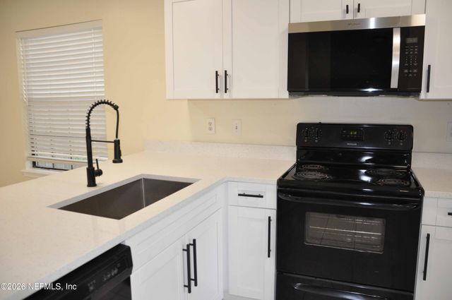 2074 S 2ND Street, Jacksonville Beach, FL 32250