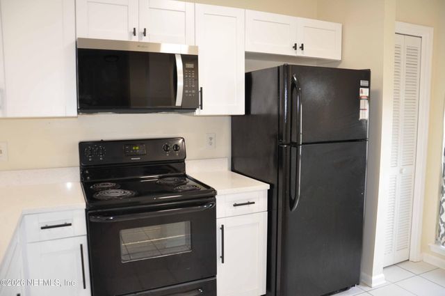 2074 S 2ND Street, Jacksonville Beach, FL 32250