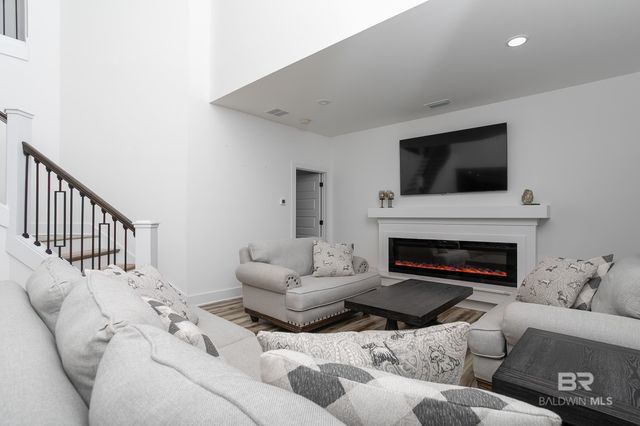 935 Paradise Beach Circle, Pensacola, FL 32506