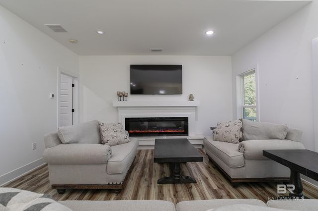 935 Paradise Beach Circle, Pensacola, FL 32506