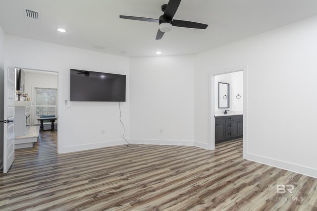 935 Paradise Beach Circle, Pensacola, FL 32506