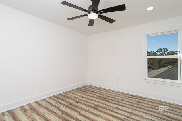 935 Paradise Beach Circle, Pensacola, FL 32506