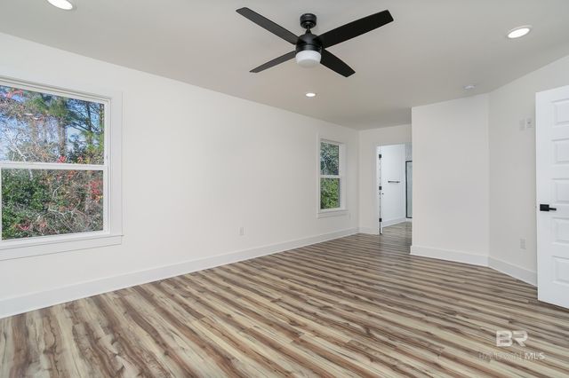 935 Paradise Beach Circle, Pensacola, FL 32506