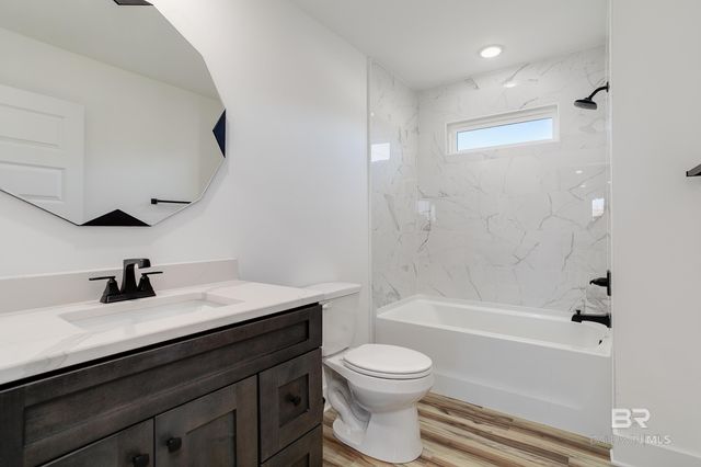 935 Paradise Beach Circle, Pensacola, FL 32506