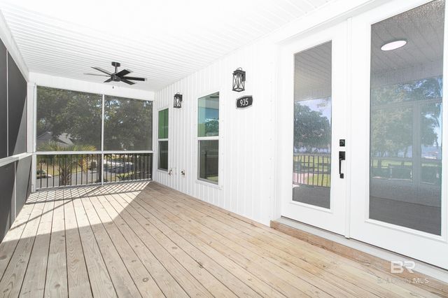 935 Paradise Beach Circle, Pensacola, FL 32506