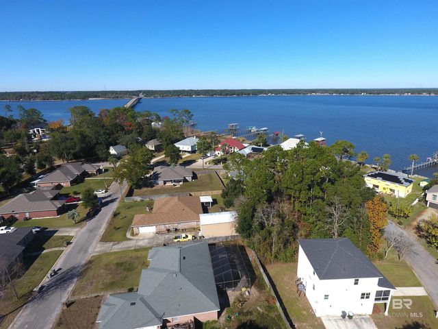 935 Paradise Beach Circle, Pensacola, FL 32506