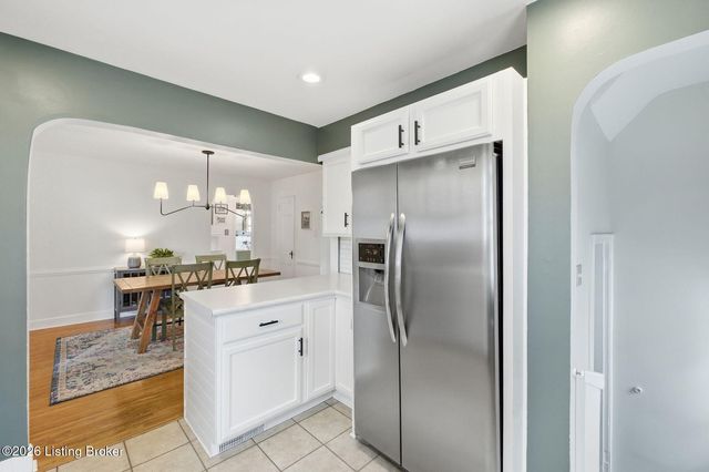 225 Monohan Dr, Louisville, KY 40207