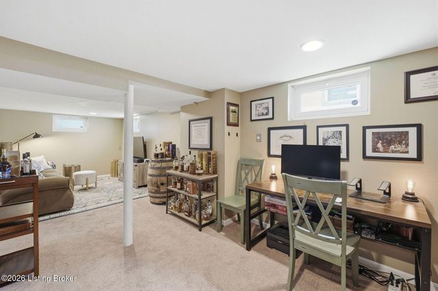 225 Monohan Dr, Louisville, KY 40207