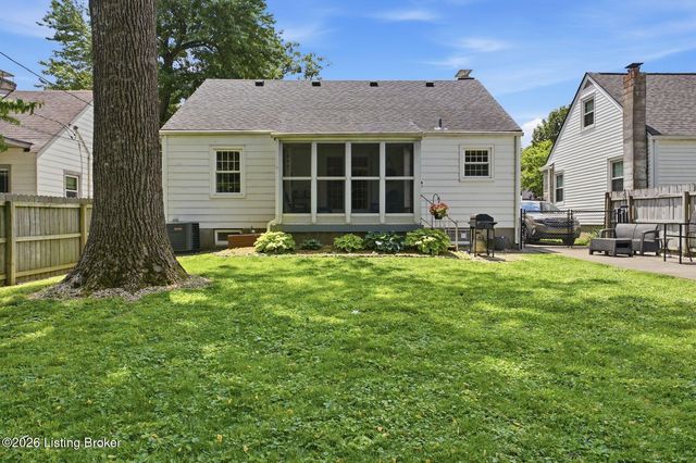 225 Monohan Dr, Louisville, KY 40207