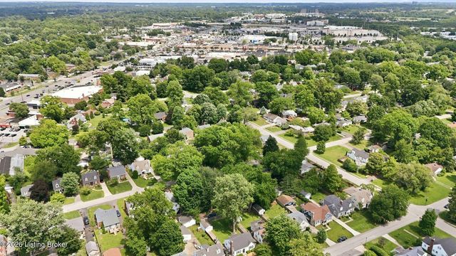 225 Monohan Dr, Louisville, KY 40207