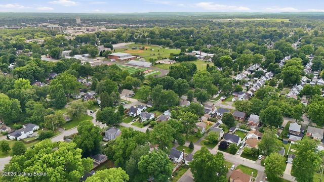 225 Monohan Dr, Louisville, KY 40207