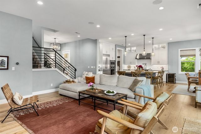 8701 NE Winslow Grove Court, Bainbridge Island, WA 98110
