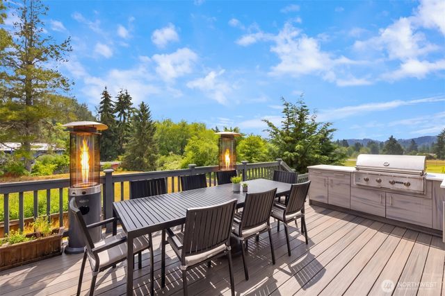 8701 NE Winslow Grove Court, Bainbridge Island, WA 98110