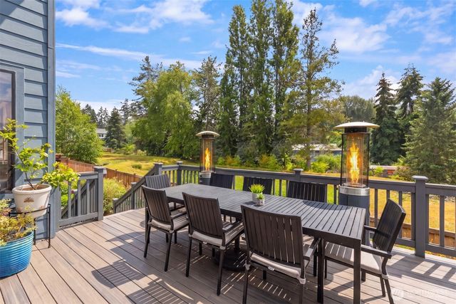 8701 NE Winslow Grove Court, Bainbridge Island, WA 98110