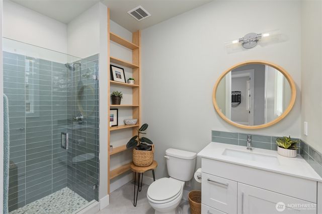 8701 NE Winslow Grove Court, Bainbridge Island, WA 98110