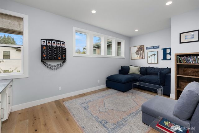 8701 NE Winslow Grove Court, Bainbridge Island, WA 98110