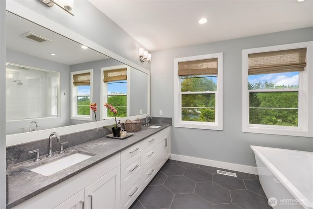 8701 NE Winslow Grove Court, Bainbridge Island, WA 98110