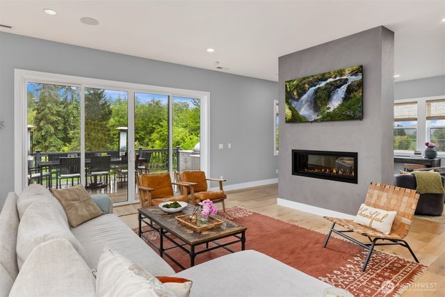 8701 NE Winslow Grove Court, Bainbridge Island, WA 98110
