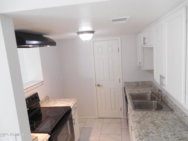 4712 E Broadway Road, Phoenix, AZ 85040
