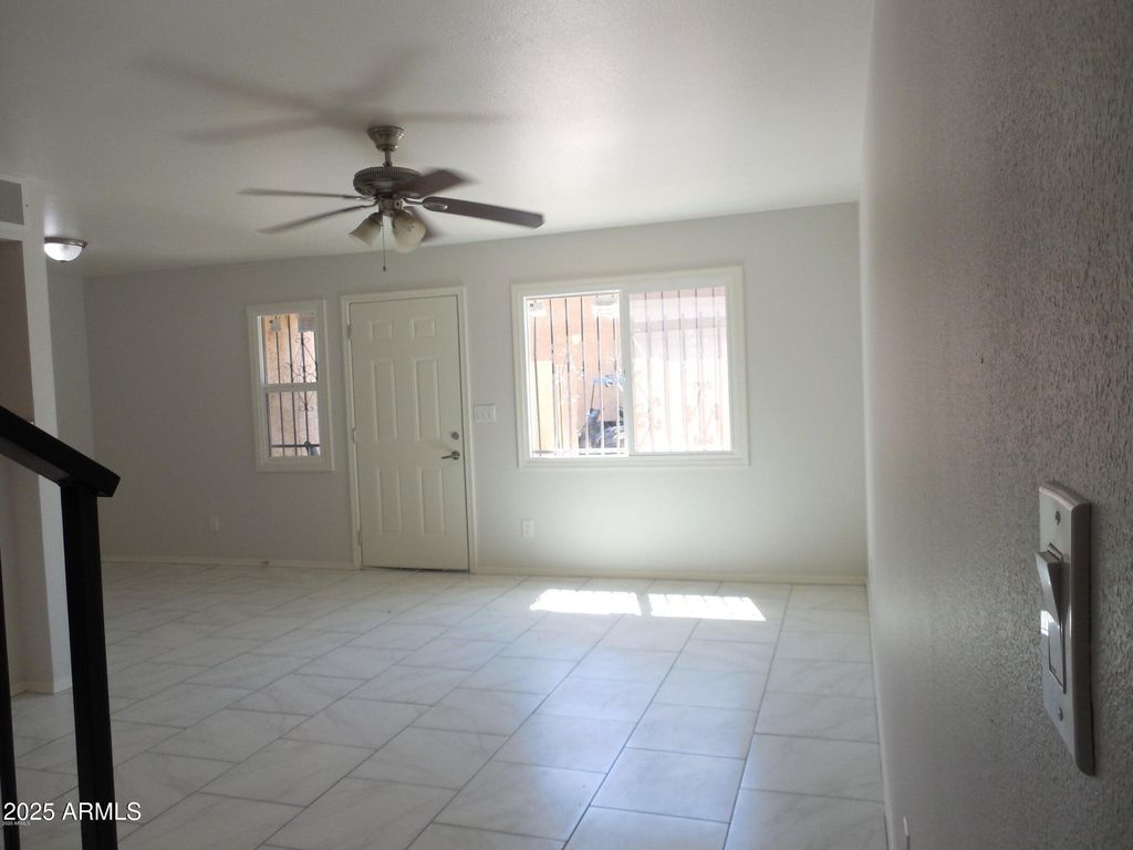4712 E Broadway Road, Phoenix, AZ 85040