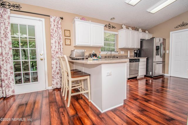 758 ESTATES COVE Road, Jacksonville, FL 32221