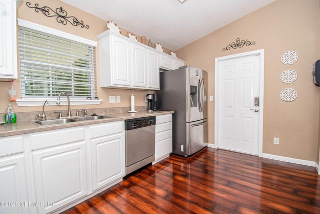 758 ESTATES COVE Road, Jacksonville, FL 32221