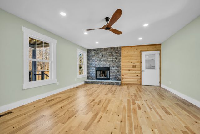 718 Darrell Rye Rd, Erin, TN 37061