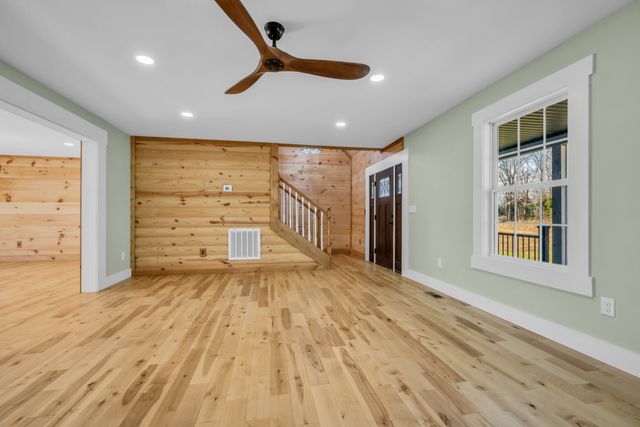 718 Darrell Rye Rd, Erin, TN 37061