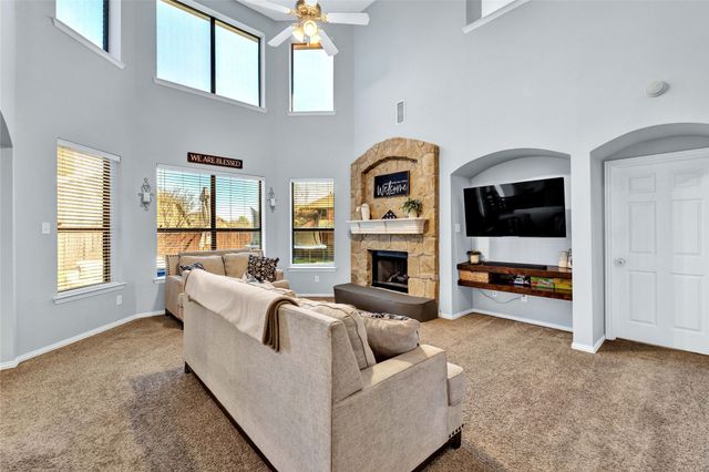 8124 Hickory Upland Drive, Fort Worth, TX 76131