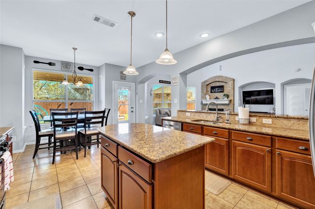 8124 Hickory Upland Drive, Fort Worth, TX 76131