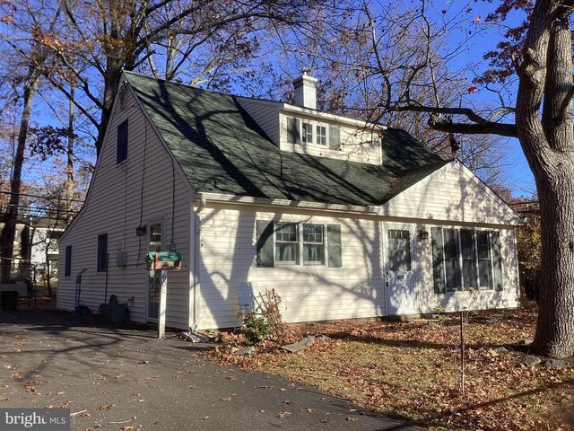 606 FAIRHILL RD, Morrisville, PA 19067