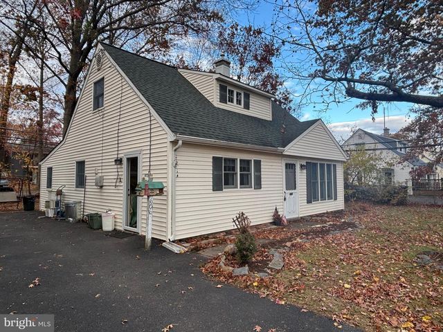 606 FAIRHILL RD, Morrisville, PA 19067