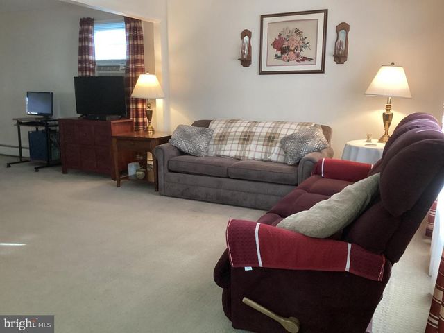 606 FAIRHILL RD, Morrisville, PA 19067